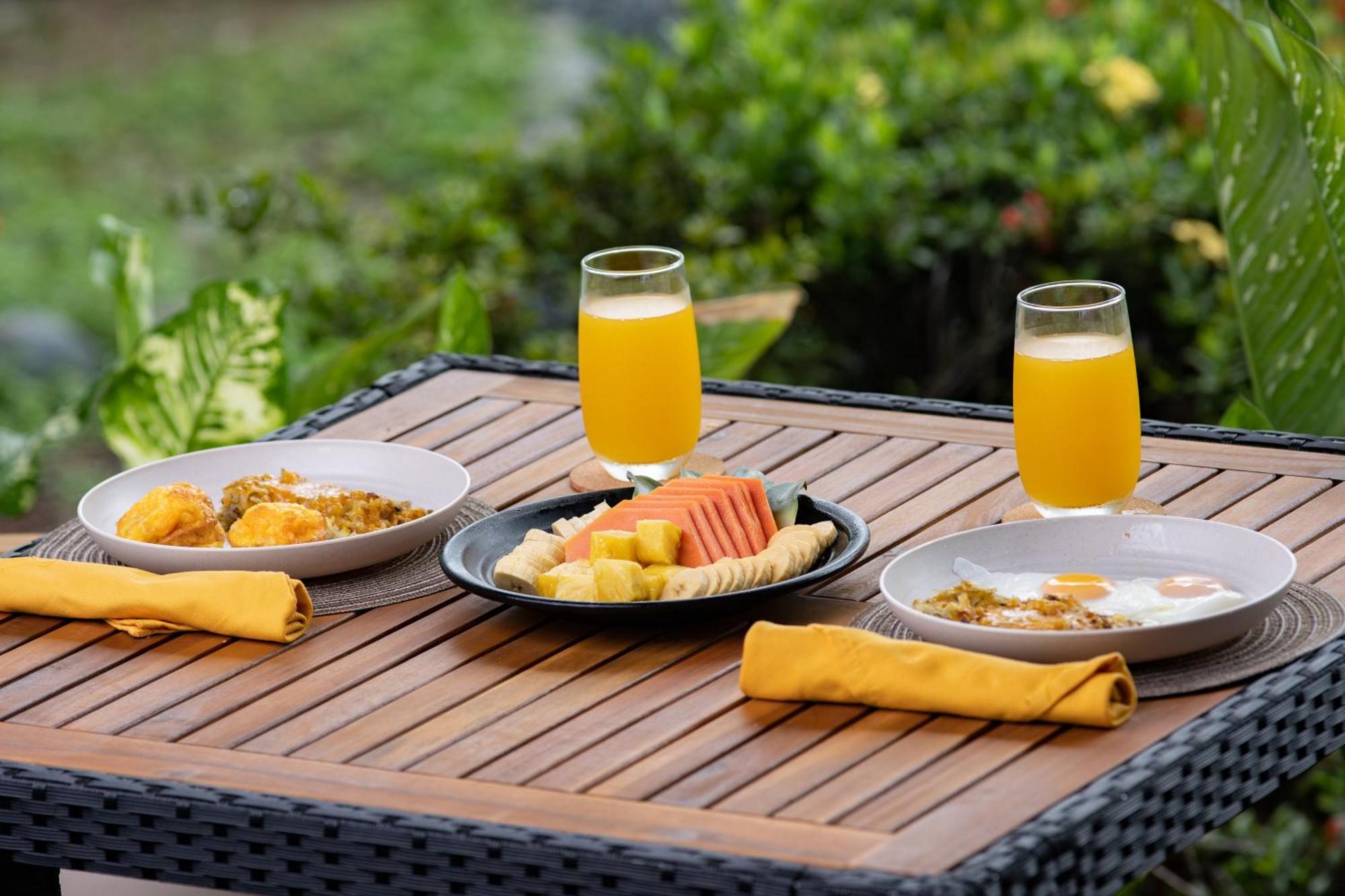 Zenquility Inn & Tavern Pedasi Town Екстериор снимка