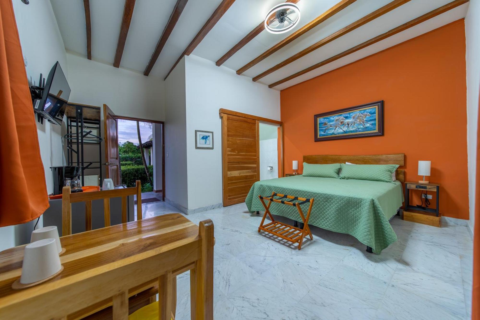 Zenquility Inn & Tavern Pedasi Town Екстериор снимка